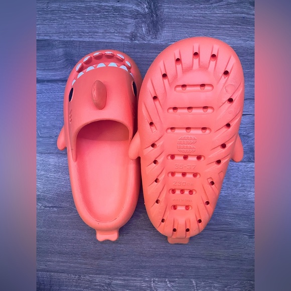 Orange Shark Slides - Picture 1 of 5